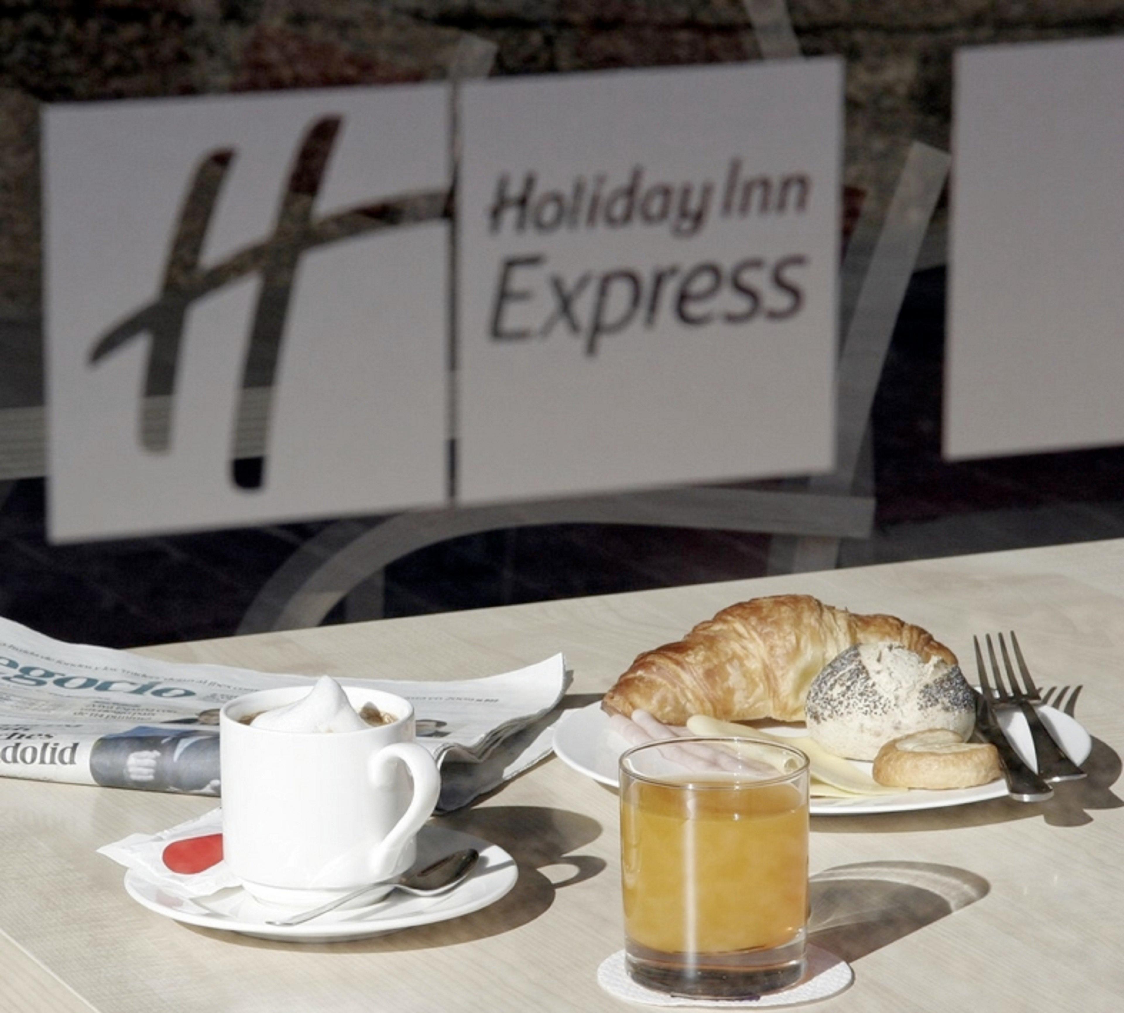 Hotel Holiday Inn Express Madrid-Rivas By Ihg Ресторант снимка