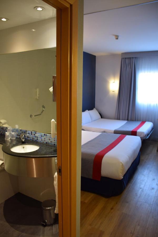 Hotel Holiday Inn Express Madrid-Rivas By Ihg Екстериор снимка